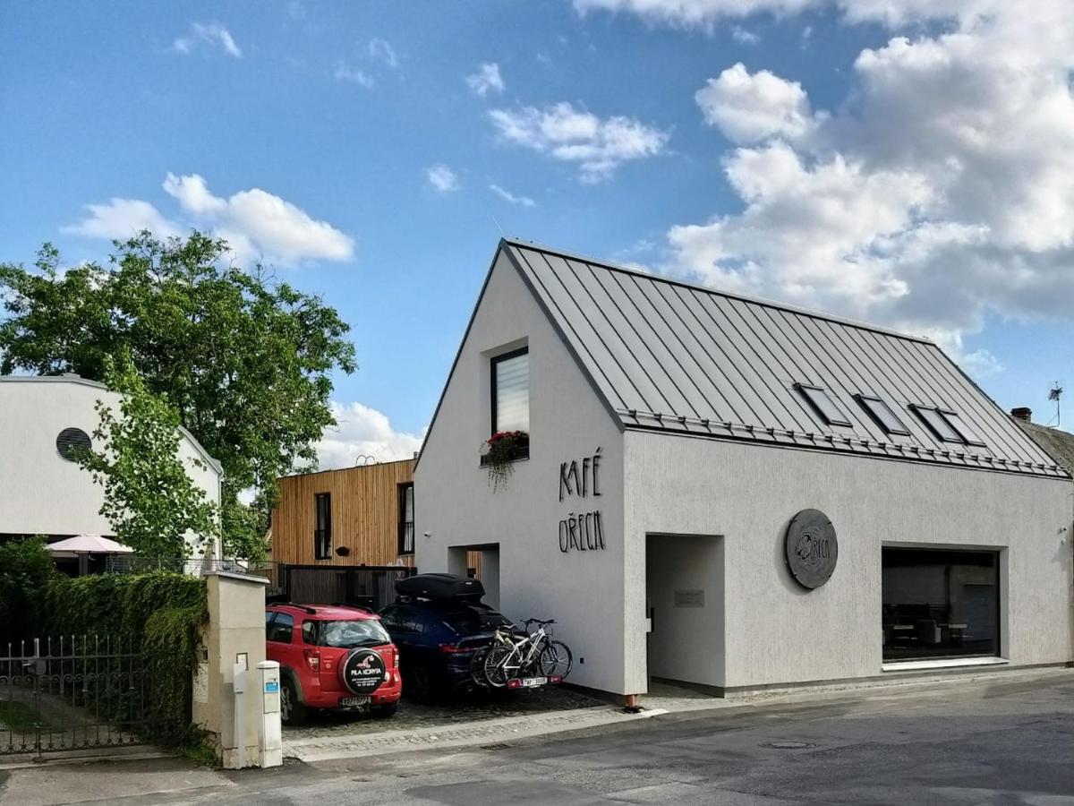 Kafe Orech Mnichovo Hradiště Zewnętrze zdjęcie